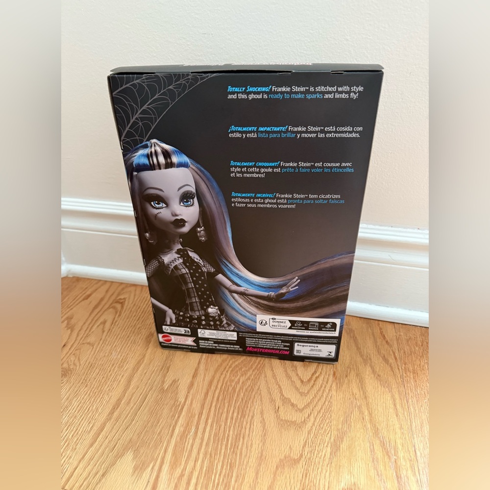 Nwt Mattel Monster High Reel Drama Frankie Stein Doll - NRFB - Picture 7 of 8